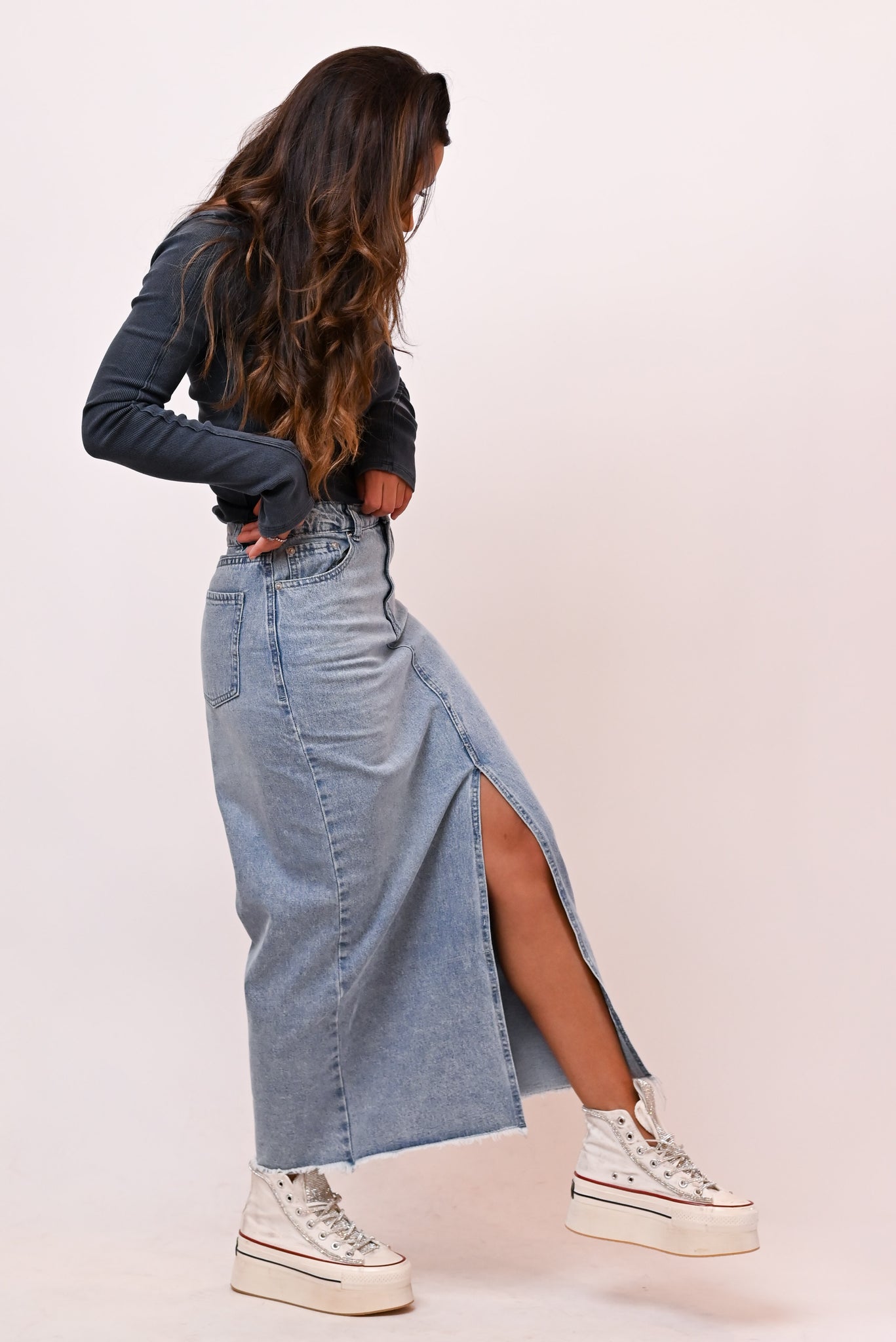 Street Style: The Latest News and Photos | A line denim skirt, Style, Skirt  outfits fall
