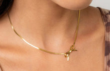 Bow Necklace